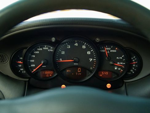 Used 2001 Porsche 911 Carrera 4 image 39