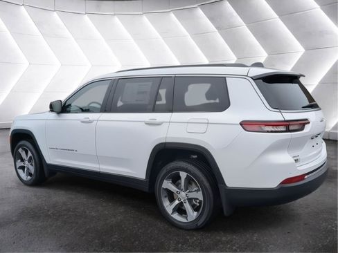 New 2026 Jeep Grand Cherokee L Limited AWD/4WD image 4