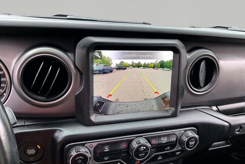Used 2022 Jeep Gladiator Sport AWD/4WD image 11