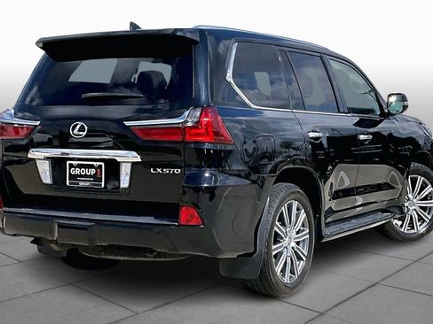 Used 2017 Lexus LX 570 4WD w/ Luxury Package image 13
