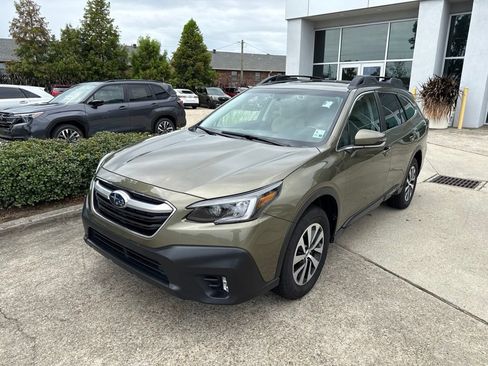 Used 2021 Subaru Outback Premium AWD/4WD image 3