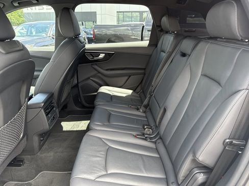 Used 2025 Audi Q7 3.0T Premium Plus AWD/4WD image 6