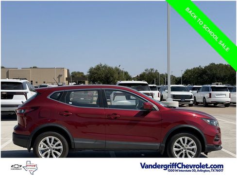 Used 2021 Nissan Rogue Sport S FWD image 3