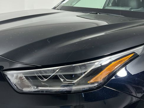 New 2026 Toyota Highlander Platinum image 11