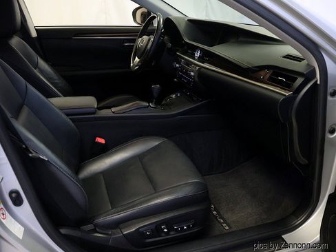 Used 2013 Lexus ES 350 w/ Luxury Pkg FWD image 33
