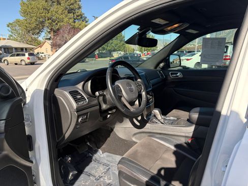 Used 2021 Jeep Grand Cherokee Laredo X AWD/4WD image 10
