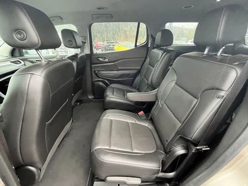 Used 2023 GMC Acadia SLT image 15