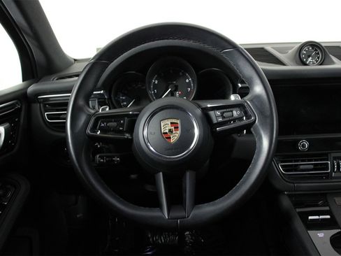 Used 2023 Porsche Macan image 12
