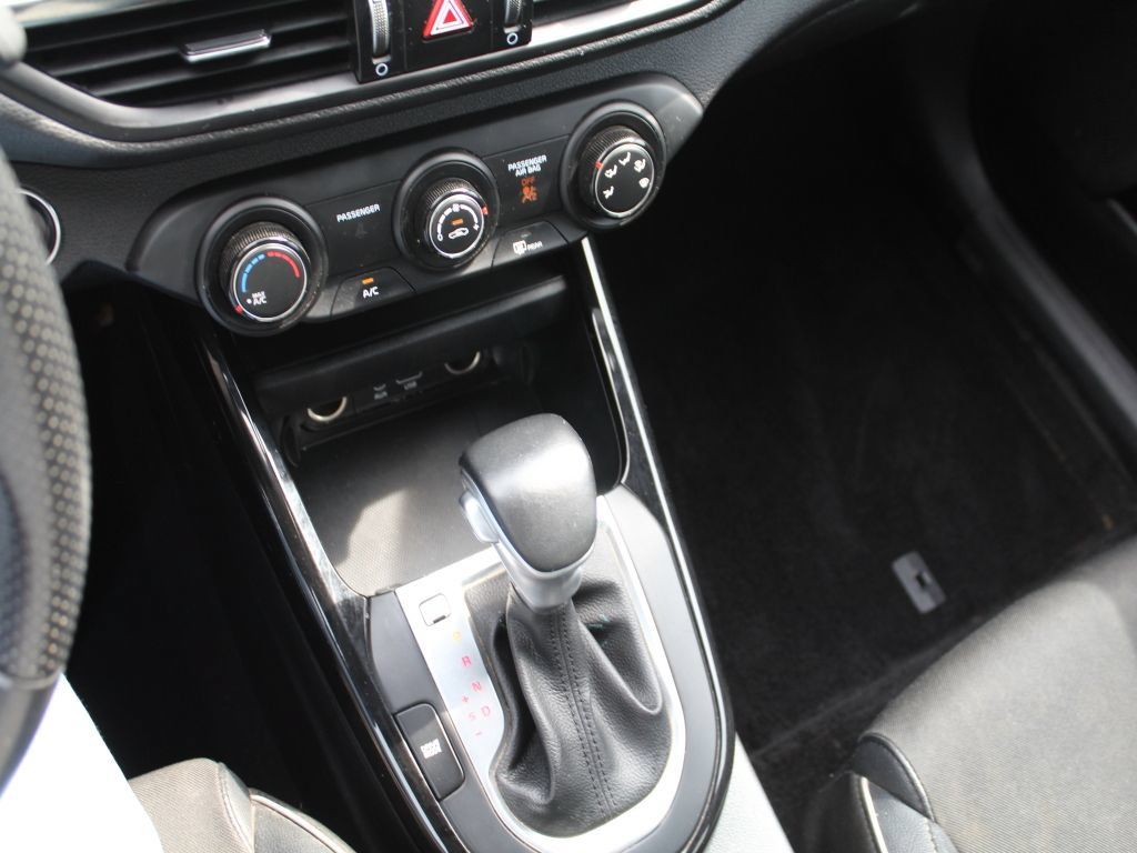 Used 2021 Kia Forte GT-Line FWD image 12