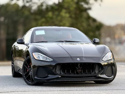 Used 2018 Maserati GranTurismo Sport image 3