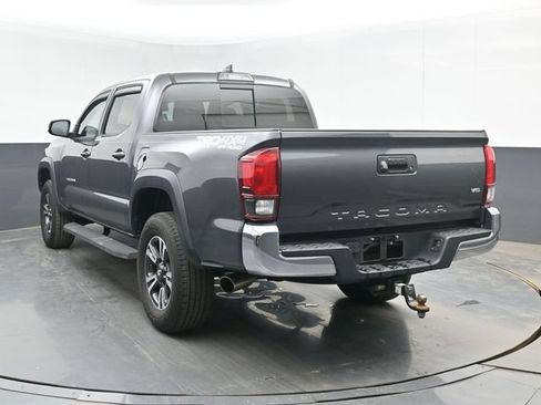 Used 2019 Toyota Tacoma TRD Off-Road AWD/4WD image 7