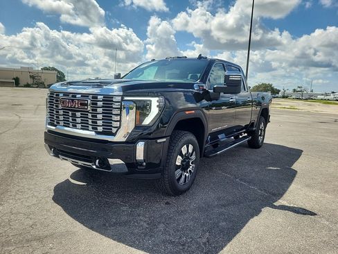 New 2026 GMC Sierra 2500 Denali w/ Denali Reserve Package image 2