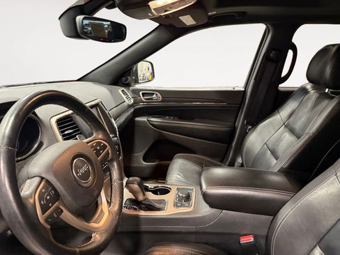 Used 2017 Jeep Grand Cherokee Limited image 10