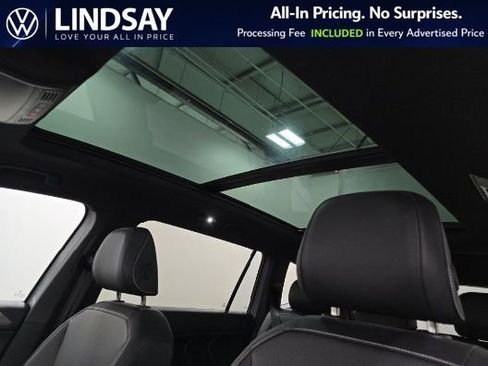 Used 2024 Volkswagen Tiguan SE R-Line AWD/4WD image 6