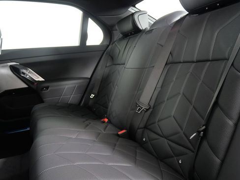 Used 2025 BMW i7 eDrive50 image 15