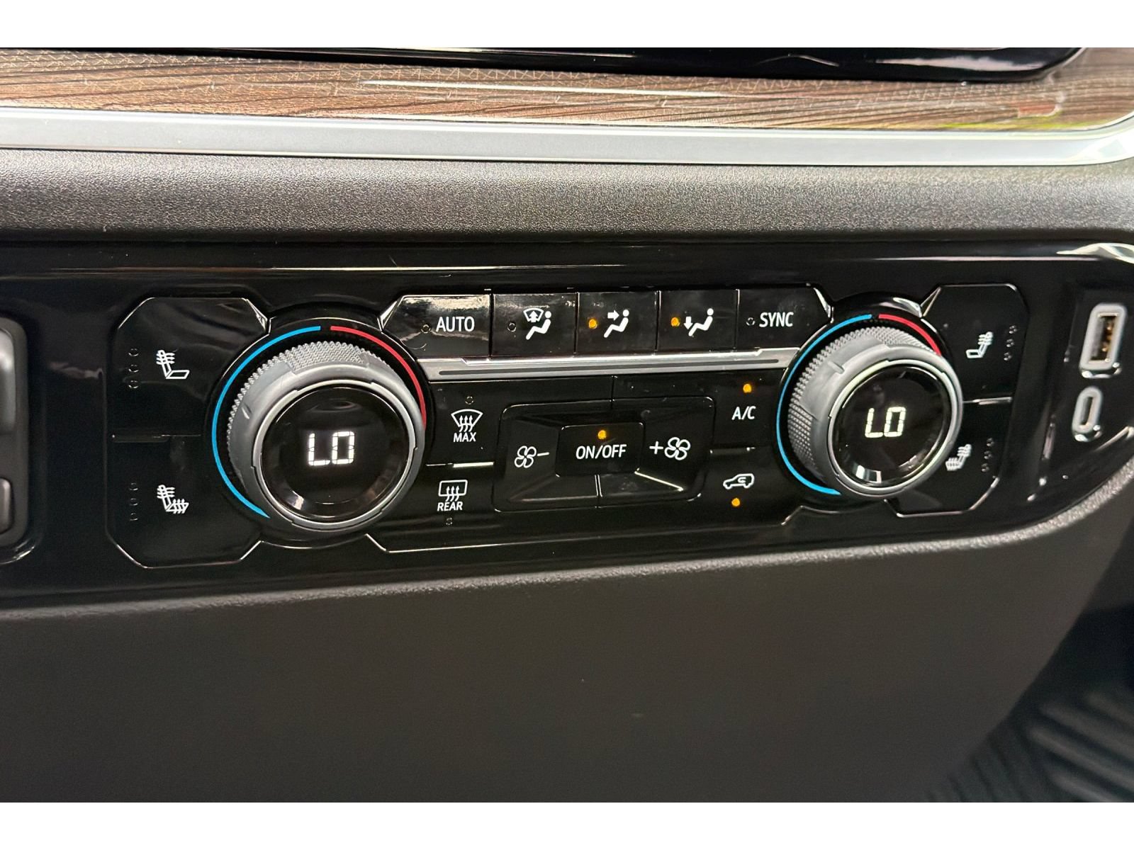 Used 2026 Chevrolet Silverado 1500 LT AWD/4WD image 21