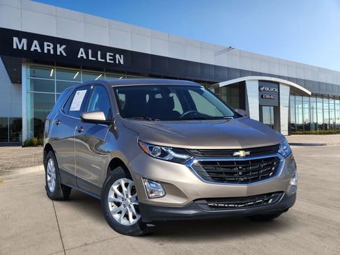 Used 2018 Chevrolet Equinox LT image 1