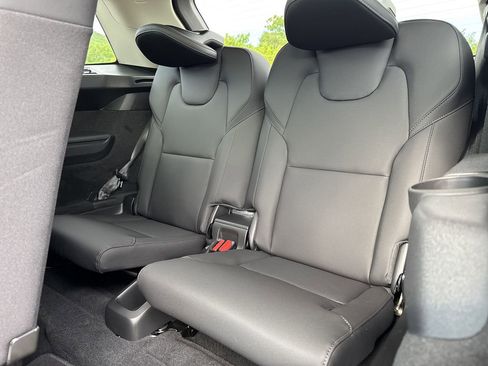 New 2025 Volvo XC90 T8 Plus w/ Protection Package Premier image 12