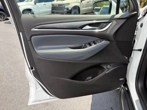 Used 2021 Buick Enclave Essence w/ LPO, Touring Package FWD image 12
