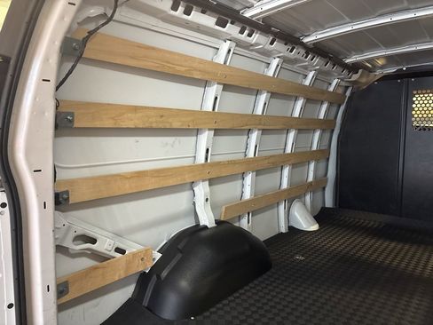 Used 2024 GMC Savana 2500 w/ Driver Convenience Package image 10