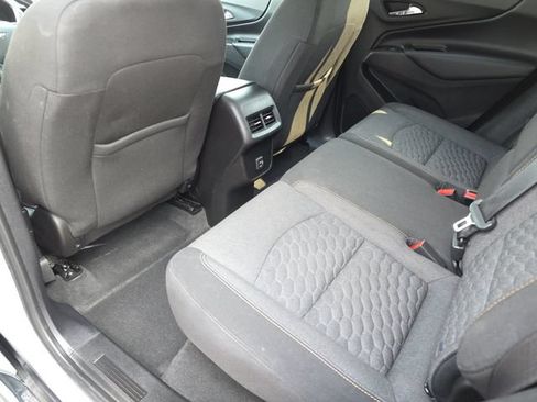 Used 2019 Chevrolet Equinox LT w/ LPO, Floor Liner Package FWD image 11