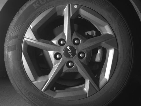 Used 2025 Kia K4 LXS image 13