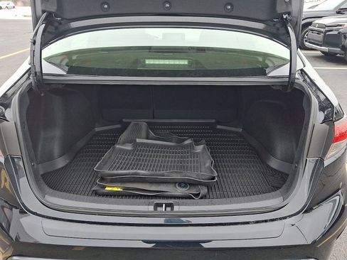 Used 2023 Toyota Corolla SE w/ SE Package image 29