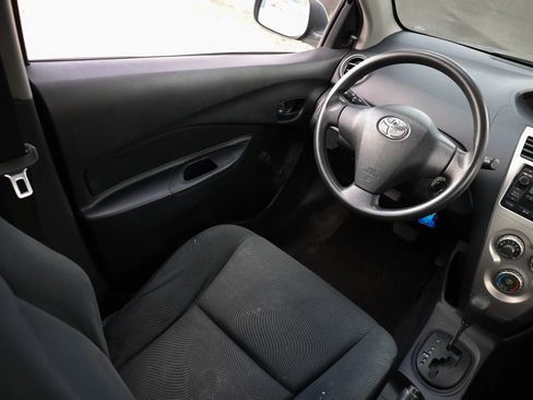 Used 2009 Toyota Yaris Sedan w/ Convenience Pkg FWD image 12