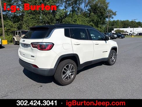 Used 2019 Jeep Compass Latitude w/ Popular Equipment Group AWD/4WD image 3