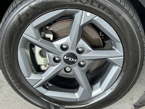 Used 2025 Kia K4 FWD image 47