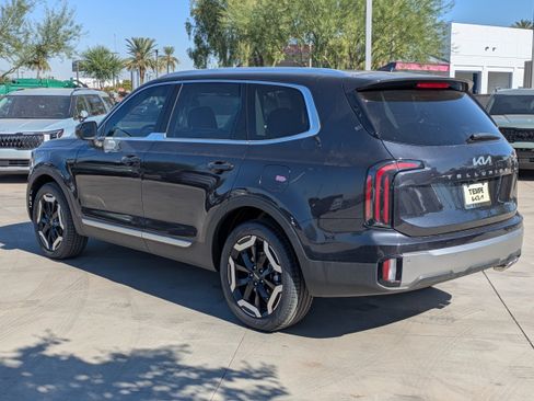 New 2025 Kia Telluride EX w/ EX Captain's Chair Package image 3