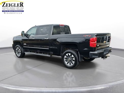 Used 2019 Chevrolet Silverado 2500 High Country w/ Duramax Plus Package image 7