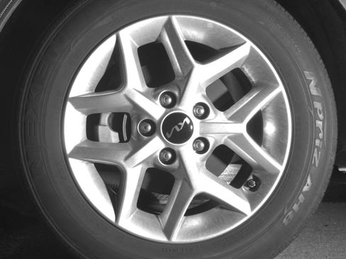 Used 2025 Kia Soul LX w/ LX Technology Package image 12