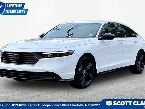 Used 2025 Honda Accord Sport image 3