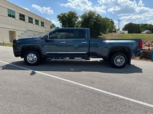 Used 2025 Chevrolet Silverado 3500 High Country AWD/4WD image 2