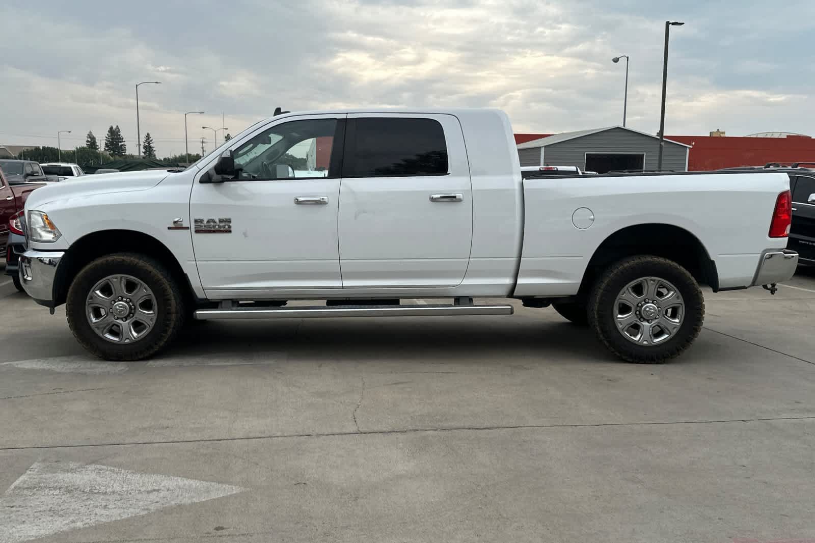 Used 2014 RAM 2500 SLT w/ Luxury Group AWD/4WD image 6