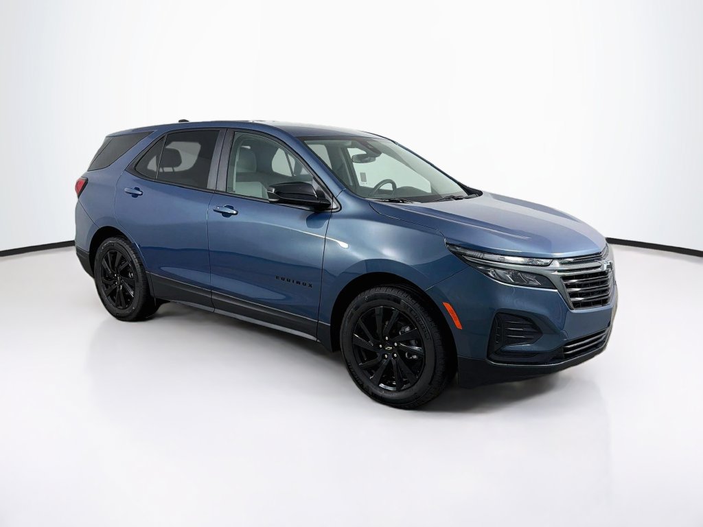 Used 2024 Chevrolet Equinox LS w/ LS Convenience Package FWD image 3
