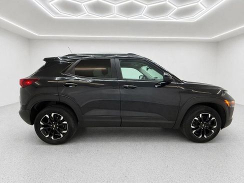 Used 2023 Chevrolet TrailBlazer LT w/ Convenience Package AWD/4WD image 2