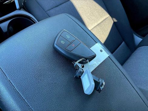 Used 2024 Chevrolet Colorado Trail Boss image 10