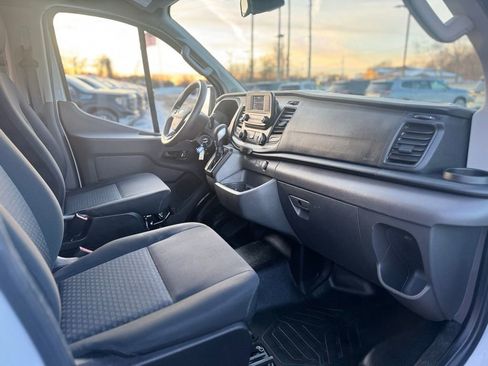 Used 2024 Ford Transit 250 Low Roof AWD w/ Exterior Upgrade Package image 5