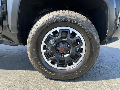 Used 2024 Toyota Tacoma TRD Off-Road AWD/4WD image 10