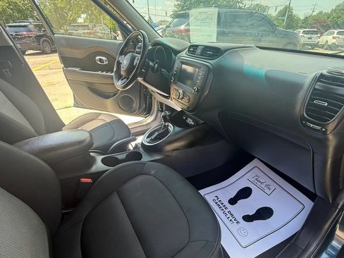 Used 2017 Kia Soul + w/ UVO Package FWD image 11