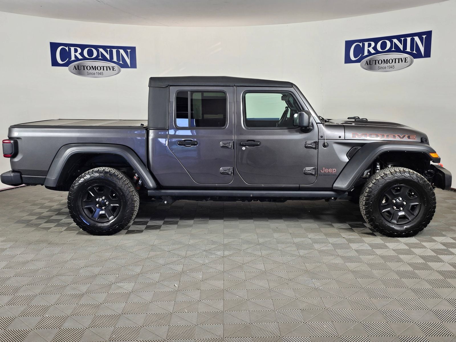 Used 2021 Jeep Gladiator Mojave w/ Safety Group AWD/4WD image 27