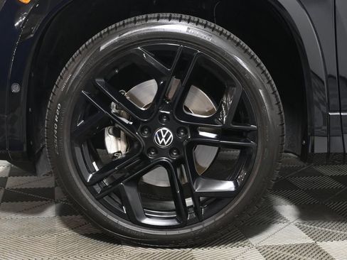 Used 2025 Volkswagen Tiguan SE R-Line AWD/4WD image 12
