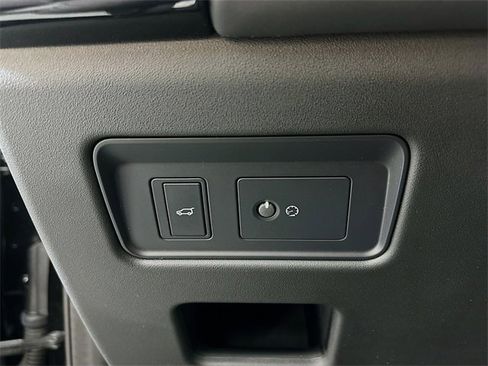 Used 2019 Land Rover Discovery HSE image 34