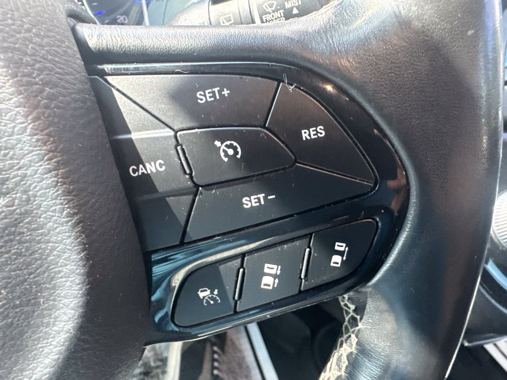 Used 2019 Chrysler Pacifica Touring-L Plus w/ Advanced Safetytec Group FWD image 16