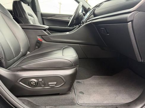 Used 2025 Jeep Grand Cherokee L Limited w/ Black Appearance Package image 24