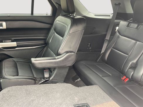 Used 2021 Ford Explorer Limited w/ Hybrid Equipment Group 310A AWD/4WD image 13