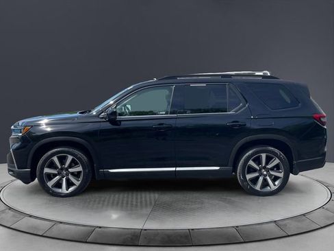 Certified 2023 Honda Pilot Touring image 2