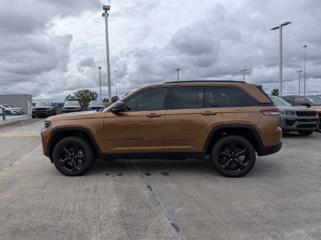 New 2026 Jeep Grand Cherokee Limited w/ Limited Altitude Package AWD/4WD image 7